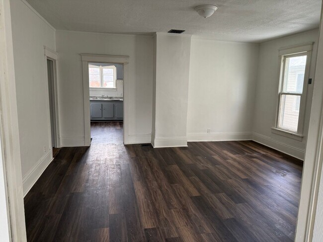 Foto del edificio - 402 Eastern Ave