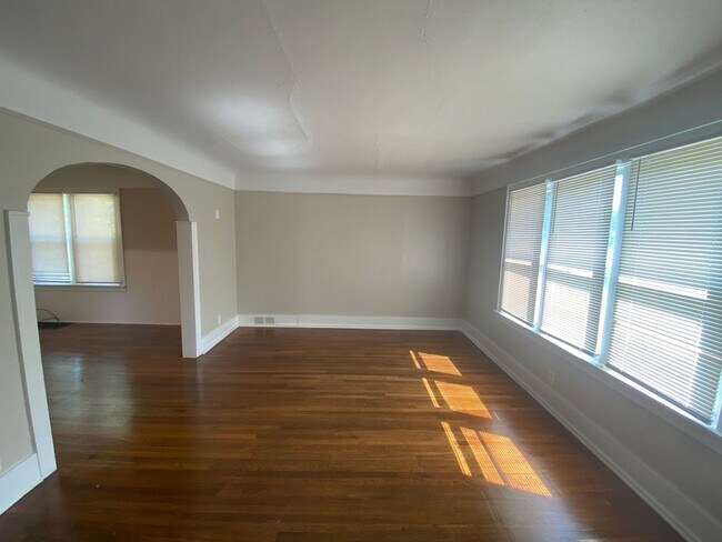 Foto del edificio - 17815 McIntyre St