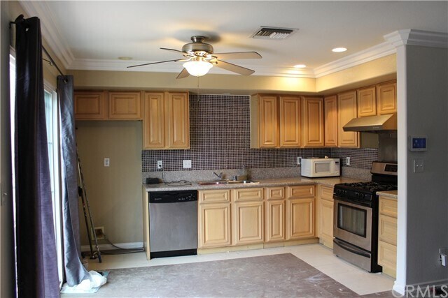 Foto del edificio - 1175 E D St