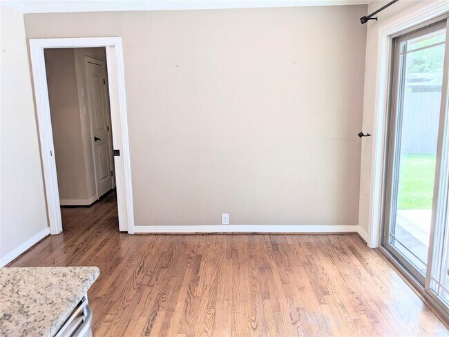 Foto del edificio - 1023 W 31st St