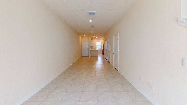 Foto del edificio - "Charming 3-Bedroom Townhouse Retreat on Oak Mill Road – Spacious 1308 Sq Ft with 2 Full Baths in...