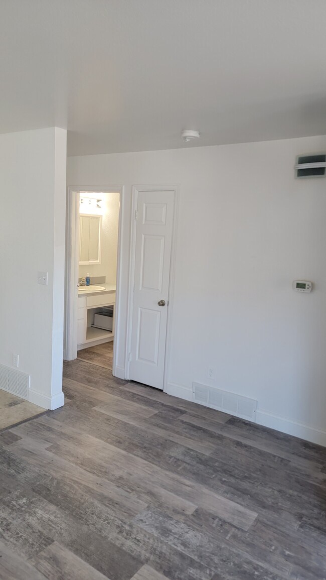 Foto del edificio - 333 23rd Ave Ct
