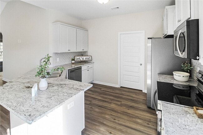 Building Photo - 1712 Arnall Dr