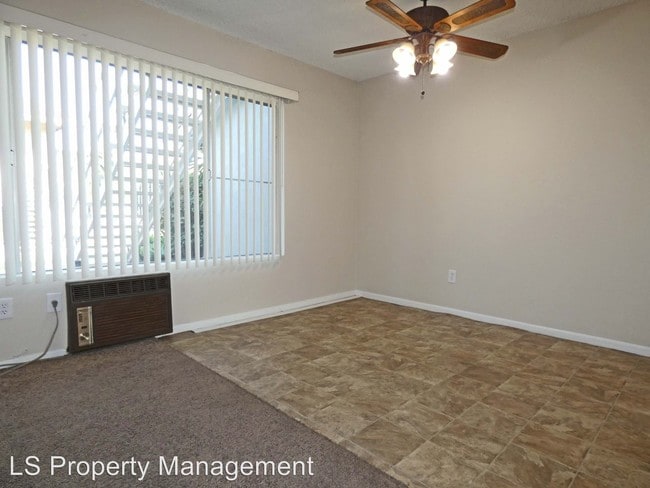 Building Photo - 12401 Breezewood Dr