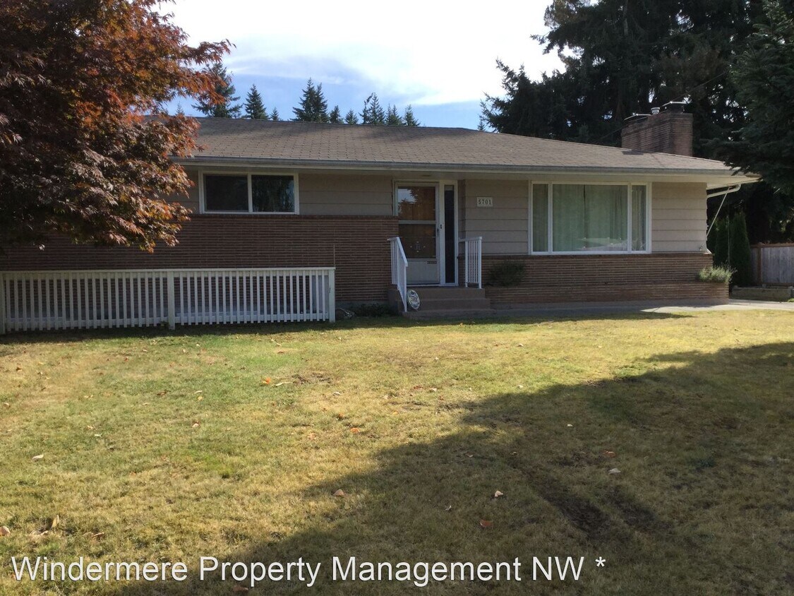 5 br, 1.5 bath House 5701 Beverly Lane House Rental in Everett, WA