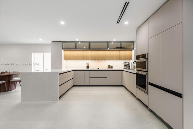 Foto del edificio - 8713 SW 214th St