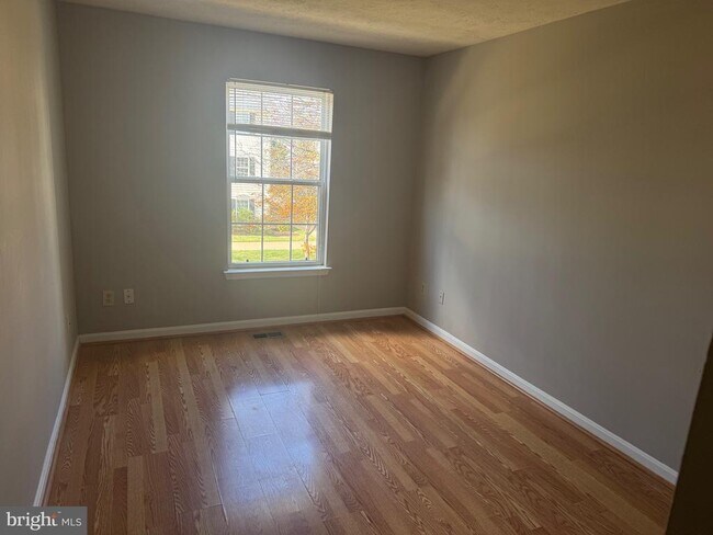 Foto del edificio - 2140 Bristol Dr