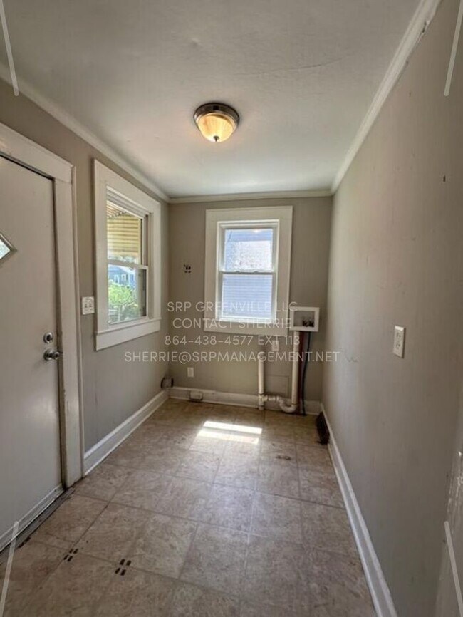 Building Photo - NEW LISTING!! 2-BEDROOM 2-BATH HOME
