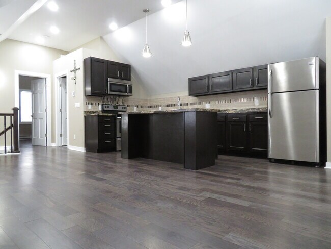 Kitchen - 1612 Blocki Ct