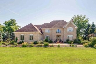 Building Photo - 14 Pentwater Dr