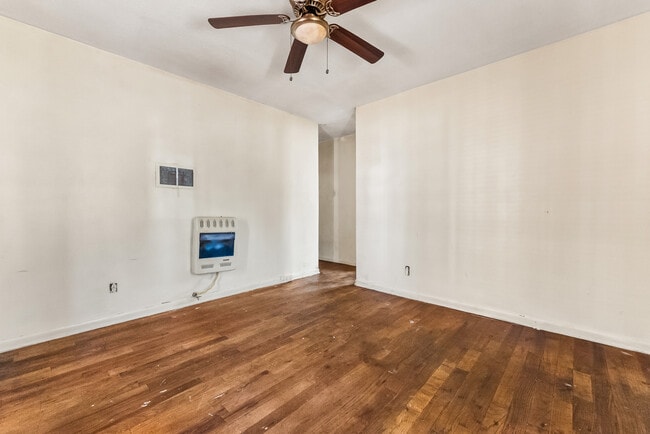 Photo - 932 Lewis St House