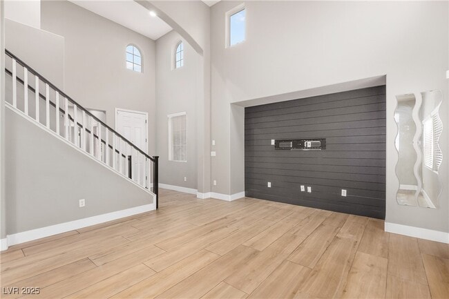 Building Photo - 10589 Cliff Lake St