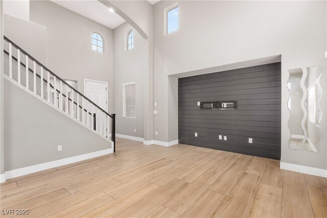 Foto del edificio - 10589 Cliff Lake St