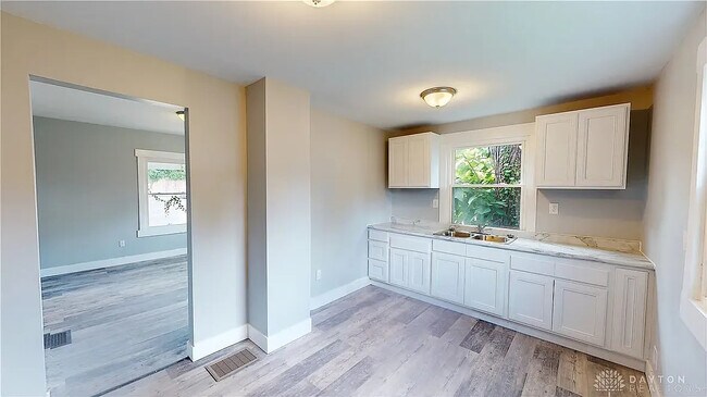 Foto del edificio - 2228 Wayne Ave