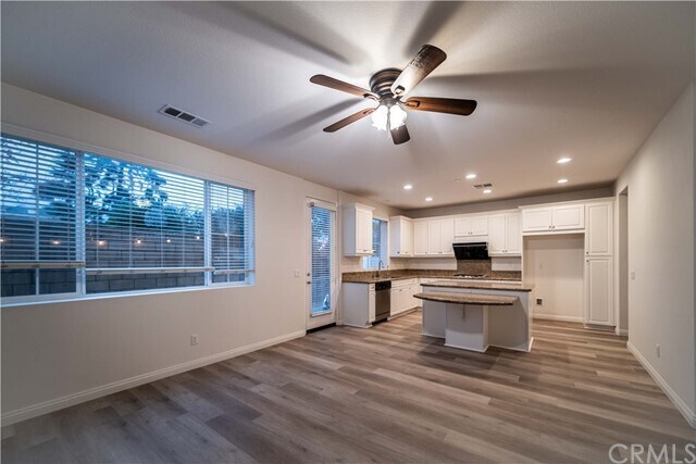 Foto del edificio - 751 Huron Dr
