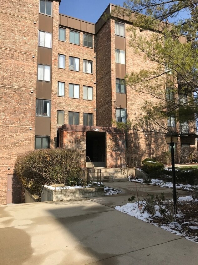 Primary Photo - 430 Walnut Creek Ln