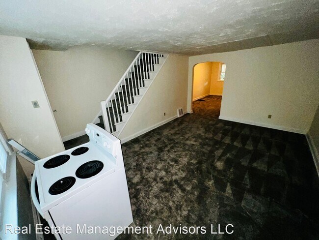 Building Photo - 3 br, 1 bath House - 331 W 21st Street