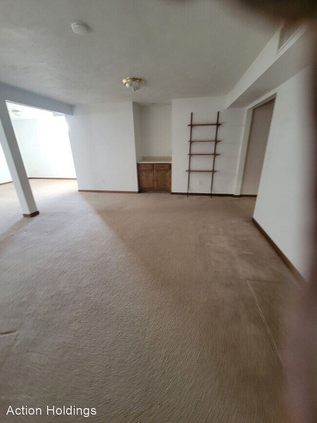 Building Photo - 4 br, 3 bath House - 2110 Topeka Circle