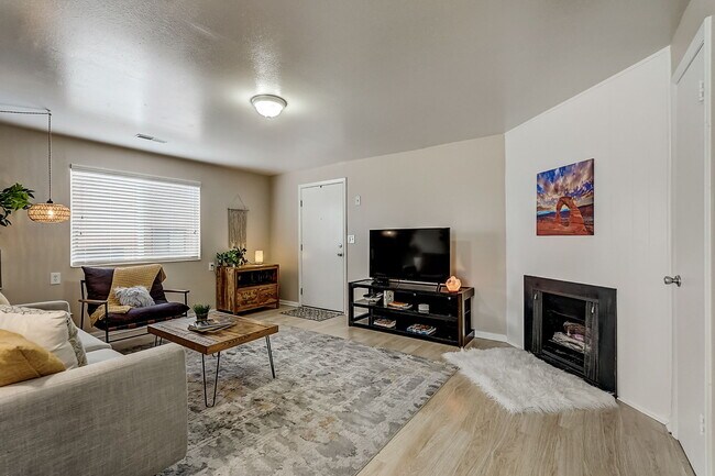 Photo - 158 W 300 N Apartments