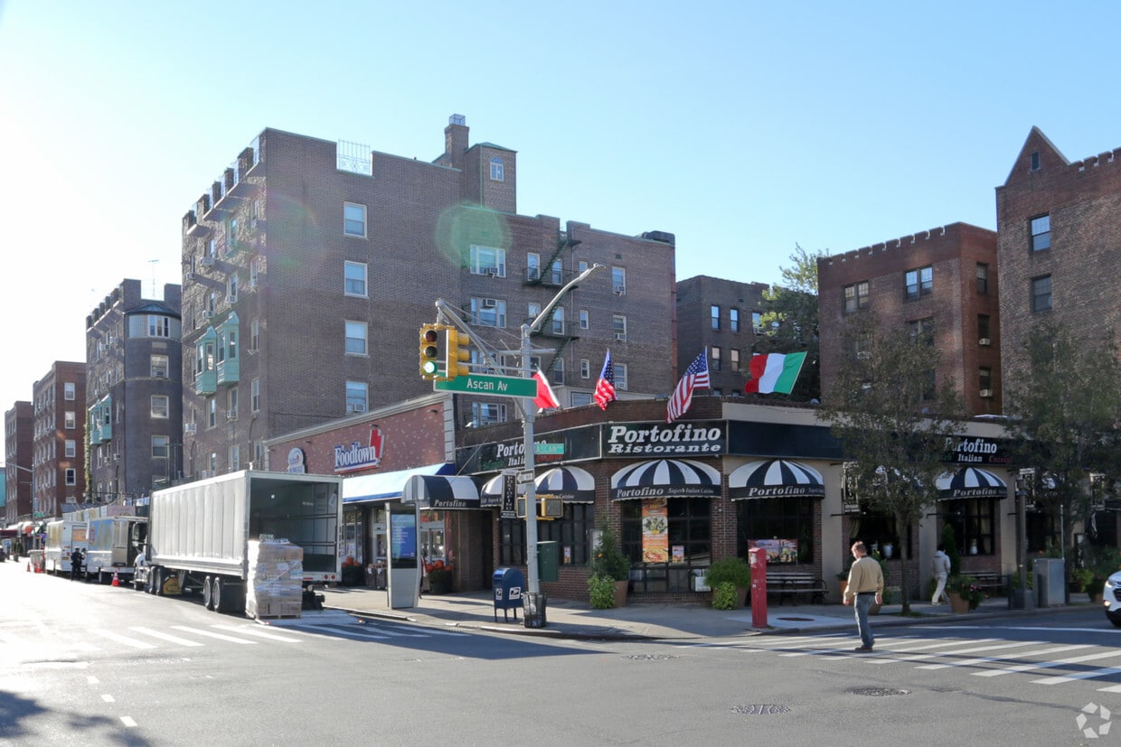 Building Photo - 110-48-111-72 Queens Blvd