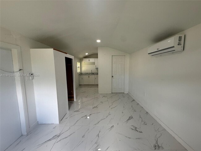 Building Photo - 1960 NW 104th St