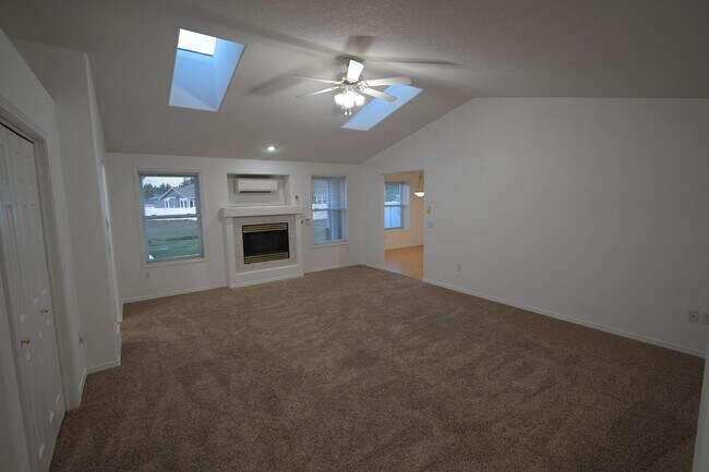 Foto del edificio - Charming 2 Bed, 2 Bath Condo in Sequim, WA