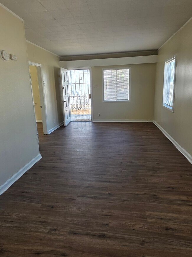 Building Photo - 505 33rd St