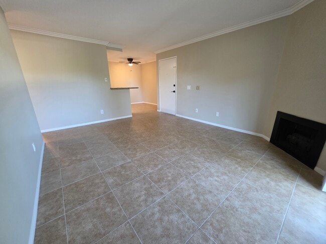 Building Photo - 204 Woodland Pkwy