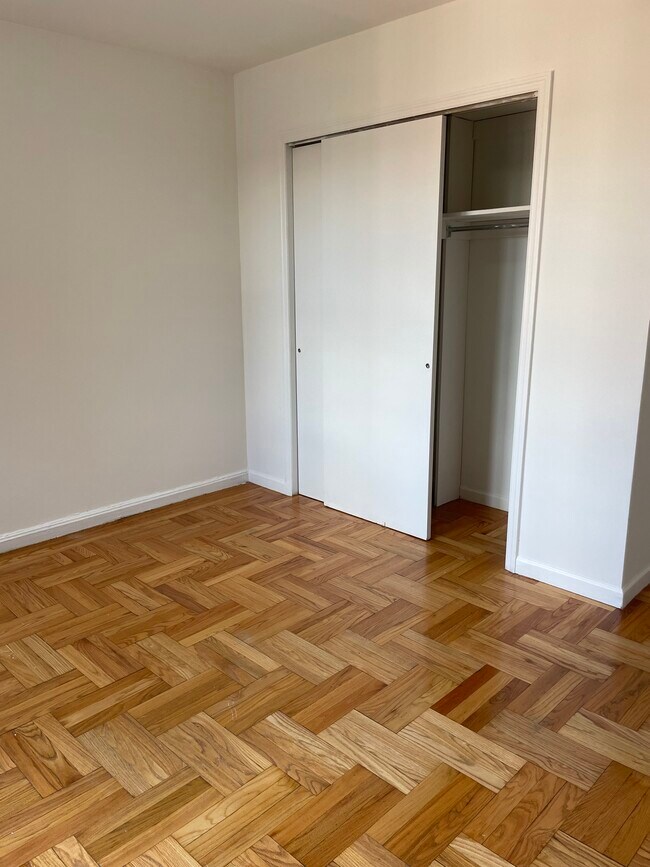 Foto del edificio - 2929 Bainbridge Ave