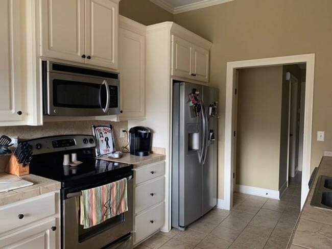 Beautiful 3/2 Home in Farmington Station Available For Rent! - Beautiful 3/2 Home in Farmington Station Available For Rent!