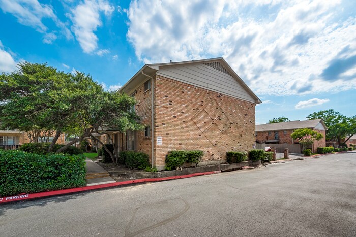 Primary Photo - Pool side view 1 bedroom apartment in Dallas