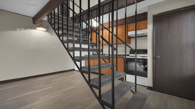 Foto del edificio - 1 Bedroom Townhouse Apartment