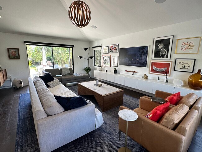 Foto del edificio - 870 Rose Ave