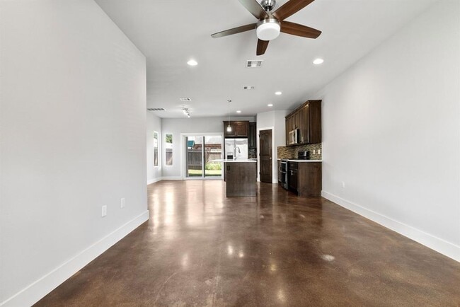 Building Photo - 1125 Walton Ln