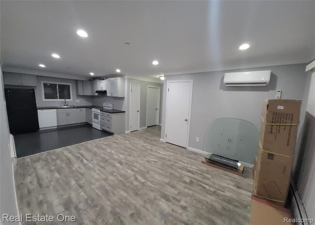 Building Photo - 314 Mary Ave