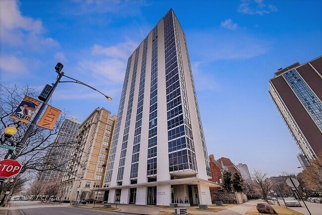 Building Photo - 1555 Dearborn N Pky