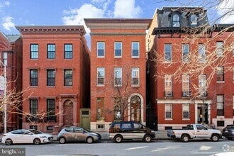 Building Photo - 812 Park Ave