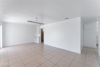 Building Photo - 1108 Tumbleweed Ave