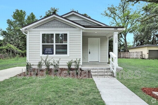 Building Photo - 1328 8th St W