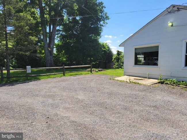 Building Photo - 789 Annapolis Rd