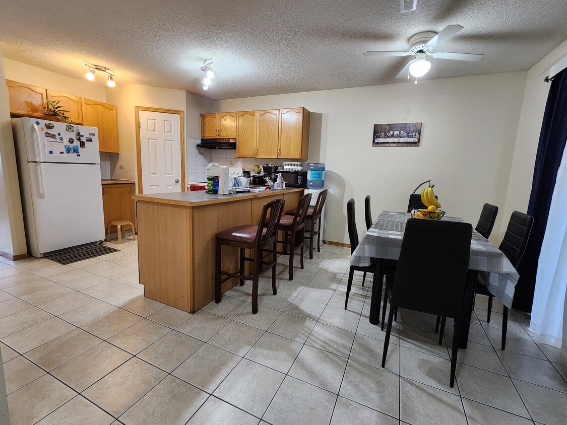 Primary Photo - 227-223 3 Ave