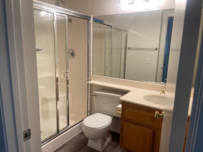 Foto del edificio - 1076 Oxford Ln