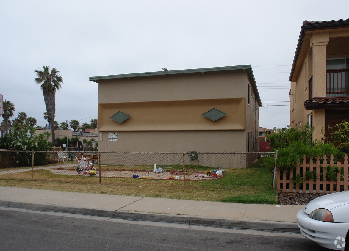 Building Photo - 120-126 Date Ave
