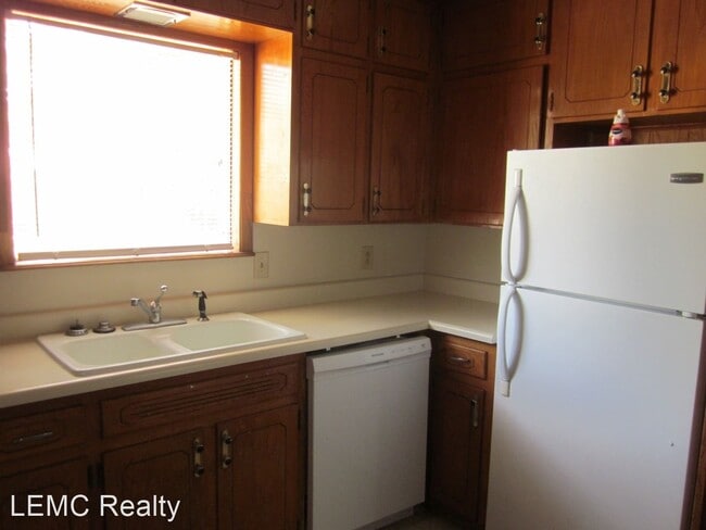 Building Photo - 3 br, 2 bath House - 717 Oak
