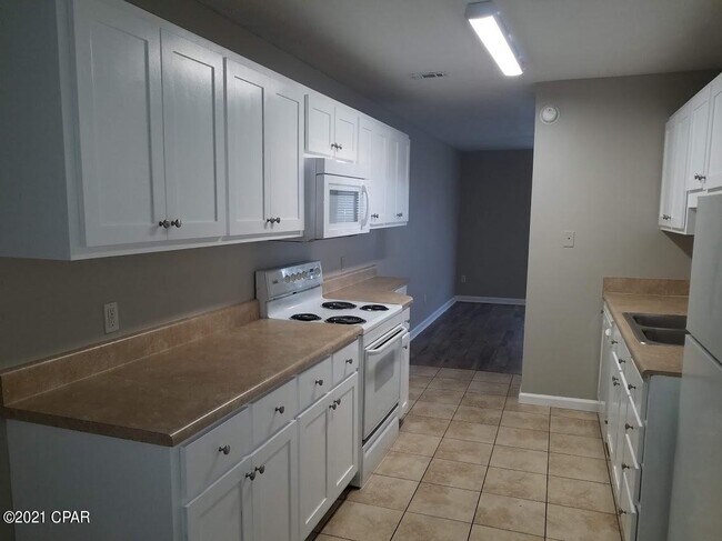 Building Photo - 133 Gwyn Dr