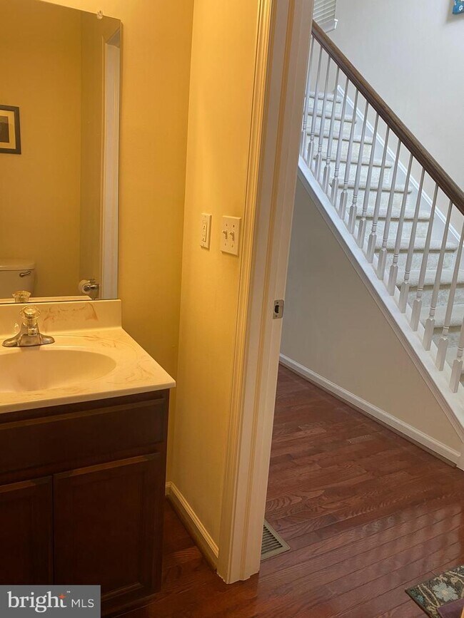 Building Photo - 105 Oxford Falls Ct