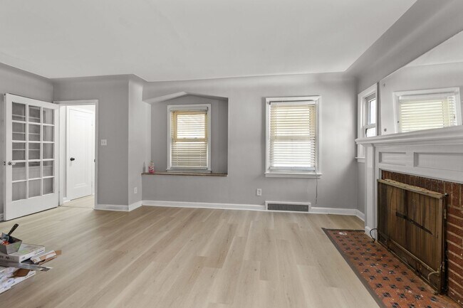 Foto del edificio - 9022 Northlawn St