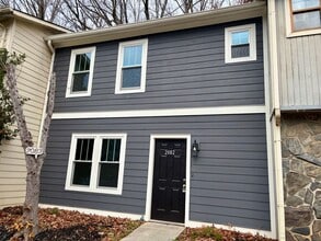 Building Photo - 2082 Lenoa Ln