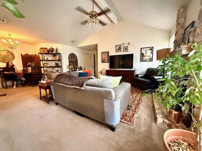 Foto del edificio - 16704 Whitebrush Loop