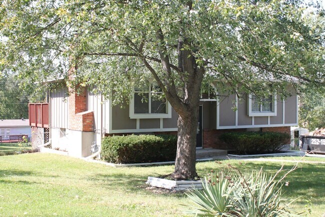 Foto del edificio - AVAILABLE NOW! Beautiful 3 Bedroom Home in...
